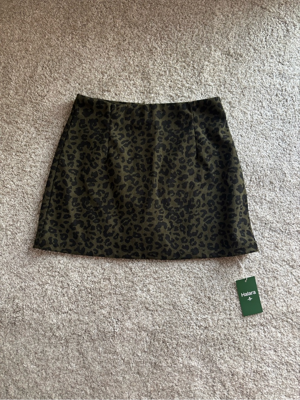 HALARA Olive and Black Leopard Print Mini Skirt